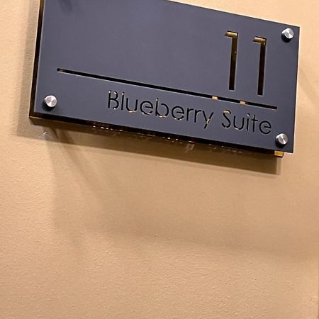 The Blueberry Hotel Pontypridd Exteriör bild
